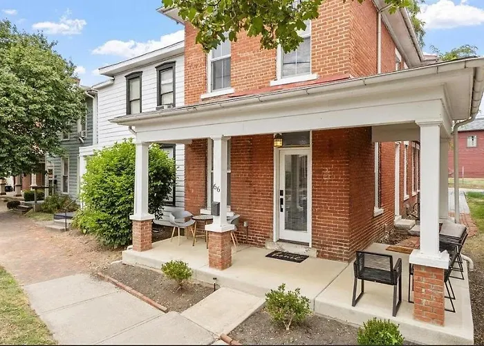 Boutique Italian Village Osu 4br 4 Parking Holiday home Columbus