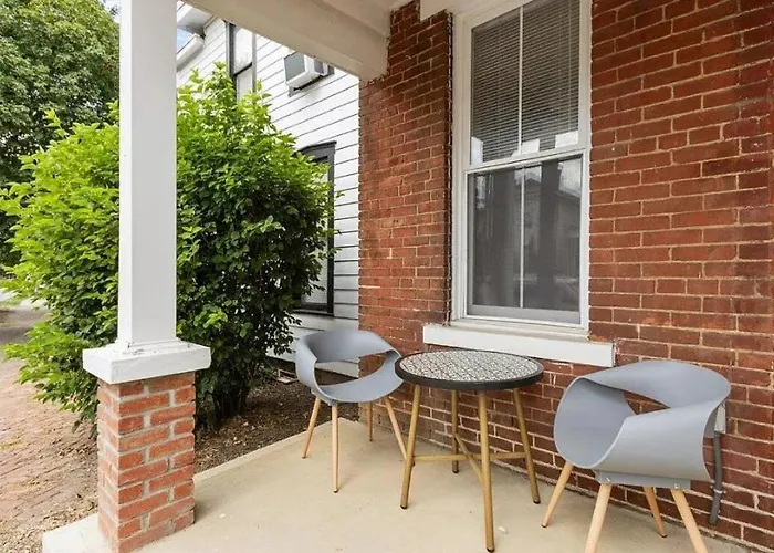Boutique Italian Village Osu 4br 4 Parking Holiday home Columbus