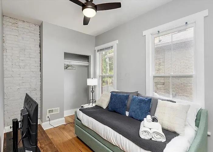 Boutique Italian Village Osu 4br 4 Parking Columbus