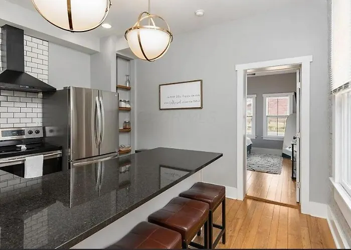 Boutique Italian Village Osu 4br 4 Parking Holiday home Columbus