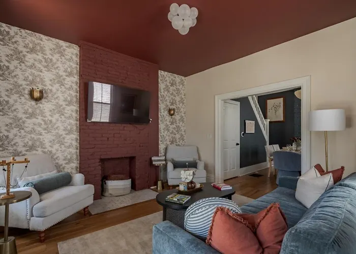 Boutique Italian Village Osu 4br 4 Parking Сasa de vacaciones