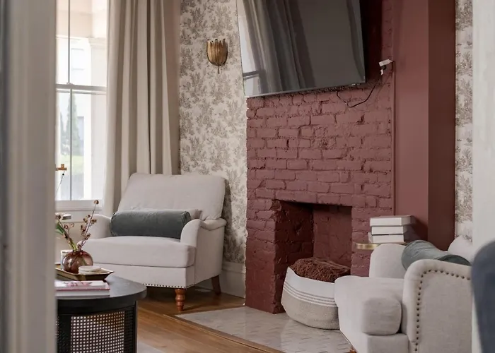 Boutique Italian Village Osu 4br 4 Parking Сasa de vacaciones