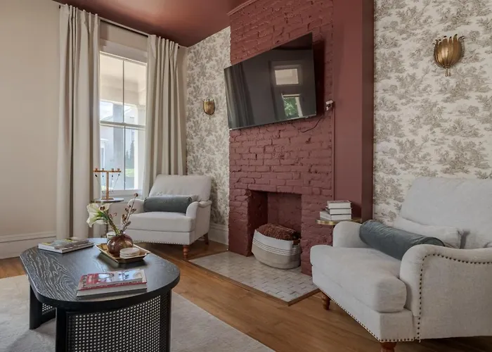 Boutique Italian Village Osu 4br 4 Parking Columbus