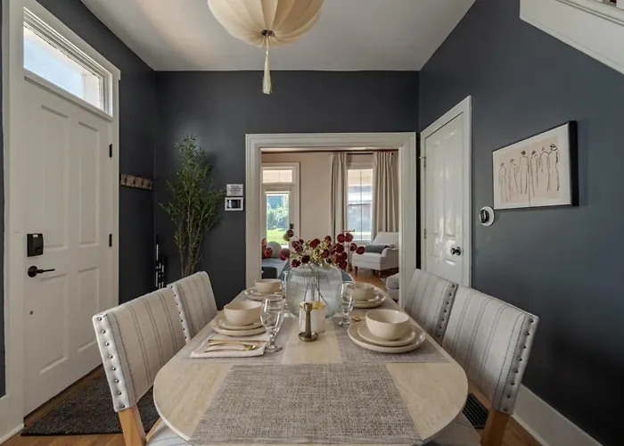 Boutique Italian Village Osu 4br 4 Parking *