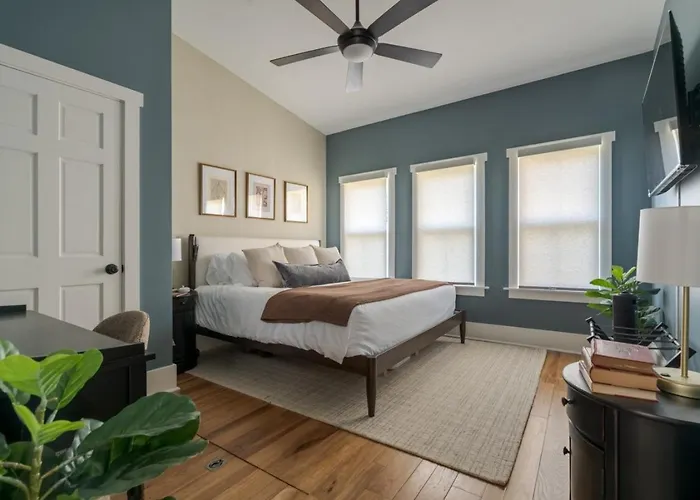 Boutique Italian Village Osu 4br 4 Parking Columbus