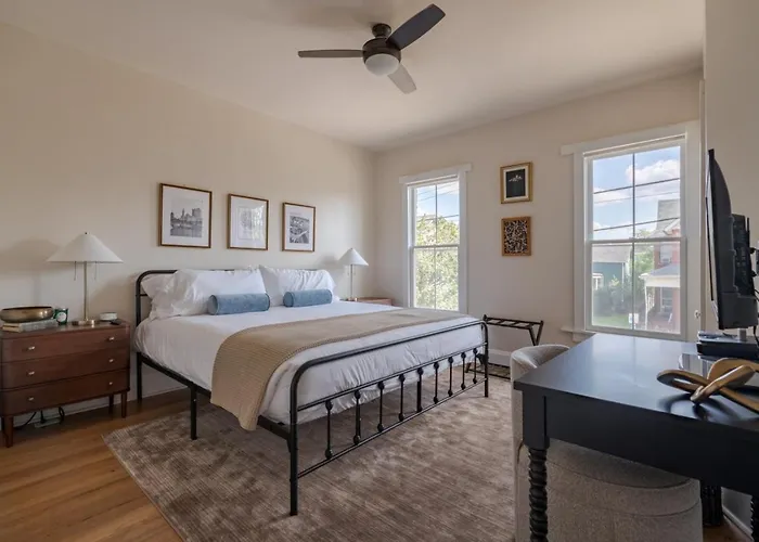 Сasa de vacaciones Boutique Italian Village Osu 4br 4 Parking