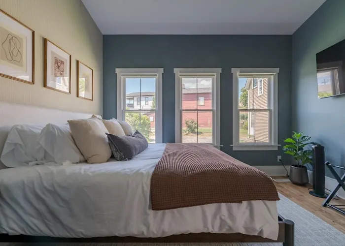 Boutique Italian Village Osu 4br 4 Parking *